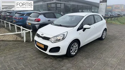 Occasion 2016 Kia Rio Hatchback | € 8.895 (Eerlijke prijs)