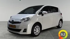 Wit Gebruikt 2011 Toyota Verso-S MPV | € 6.277 (Eerlijke prijs)
