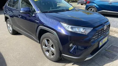 Blauw Occasion 2020 Toyota RAV4 Plus SUV | € 28.900 (Goede deal)