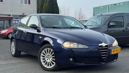 Occasion Alfa Romeo 147 Progression 105 PK (77 kW) 2006 Blauw Hatchback