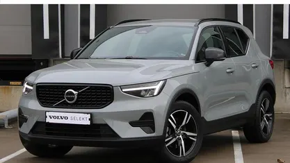 Grijs Gebruikt 2024 Volvo XC40 Plus SUV | € 40.950 (Eerlijke prijs)