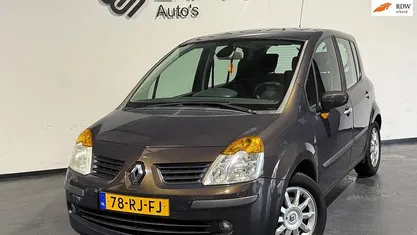 Bruin Gebruikt 2005 Renault Modus Dynamique MPV | € 2.450 (Eerlijke prijs)