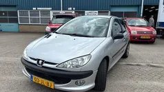 Gebruikt 2002 Peugeot 206 Hatchback | € 700 (Eerlijke prijs)