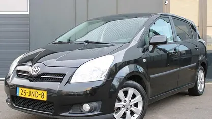 Zwart Occasion 2009 Toyota Verso Luna MPV | € 7.995 (Eerlijke prijs)
