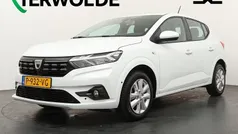 Wit Gebruikt 2022 Dacia Sandero Comfort Hatchback | € 13.840 (Eerlijke prijs)