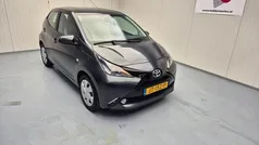 Gebruikt 2016 Toyota Aygo X-play Hatchback | € 6.940 (Eerlijke prijs)