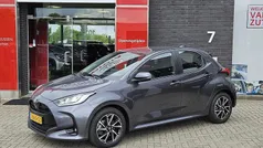 Grijs Gebruikt 2023 Toyota Yaris Hybrid Hatchback | € 21.390 (Eerlijke prijs)