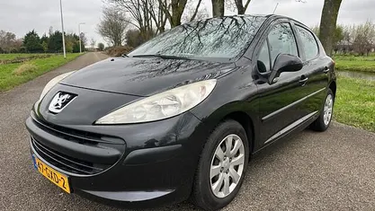 Zwart (metallic) Gebruikt 2008 Peugeot 207 Hatchback | € 1.750 (Eerlijke prijs)