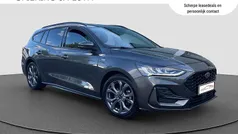 Grijs Gebruikt 2023 Ford Focus ST-Line Stationwagen | € 23.890 (Eerlijke prijs)