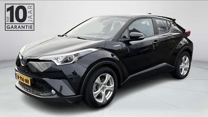 Zwart (metallic) Gebruikt 2017 Toyota C-HR SUV | € 15.900 (Eerlijke prijs)
