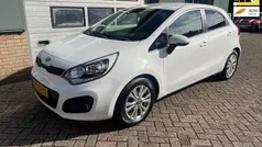 Wit Gebruikt 2014 Kia Rio FIFA World Cup Edition Hatchback | € 7.900 (Eerlijke prijs)