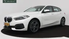Wit Gebruikt 2023 BMW 118 Executive Hatchback | € 21.945 (Super prijs)