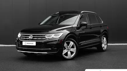 Zwart Occasion 2023 VW Tiguan Elegance SUV | € 40.040 (Eerlijke prijs)