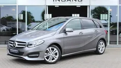 Grijs Gebruikt 2017 Mercedes B180 MPV | € 14.500 (Eerlijke prijs)