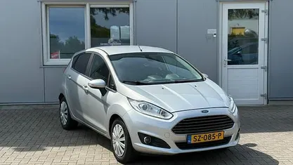 Grijs Occasion 2017 Ford Fiesta Titanium Hatchback | € 4.700 (Goede deal)