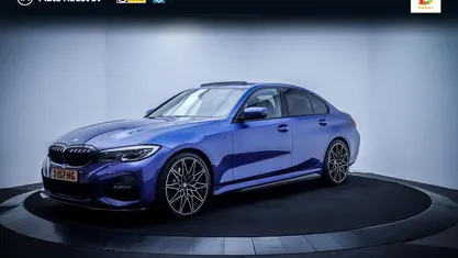 Blauw Occasion 2023 BMW 330 M Sport Sedan | € 44.225 (Eerlijke prijs)