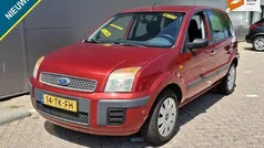 Rood Gebruikt 2006 Ford Fusion MPV | € 2.450 (Eerlijke prijs)