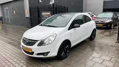 Wit, metallic lak Gebruikt 2009 Opel Corsa Essentia Hatchback | € 1.999 (Super prijs)