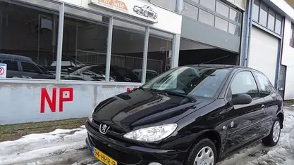 Zwart Gebruikt 2009 Peugeot 206 Hatchback | € 2.450 (Eerlijke prijs)