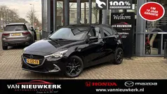 Blauw (parellak) Gebruikt 2023 Mazda 2 Luxury Hatchback | € 18.700 (Eerlijke prijs)