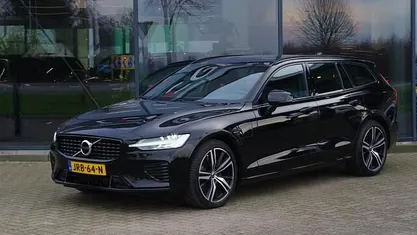 Gebruikt 2021 Volvo V60 R-Design Stationwagen | € 31.950 (Eerlijke prijs)