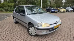 Grijs Gebruikt 1999 Peugeot 106 Hatchback | € 750 (Eerlijke prijs)