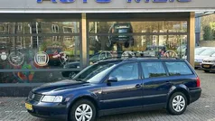 Blauw Gebruikt 1999 VW Passat Trendline Stationwagen | € 1.095 (Eerlijke prijs)