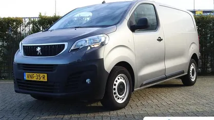Grijs Gebruikt 2021 Peugeot Expert Premium Van | € 15.722 (Goede deal)