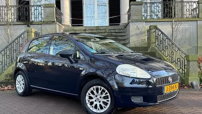 Zwart Occasion 2009 Fiat Grande Punto Active Hatchback | € 1.745 (Eerlijke prijs)