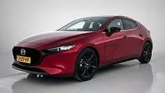 Rood Gebruikt 2024 Mazda 3 Homura-Line Hatchback | € 30.895 (Eerlijke prijs)