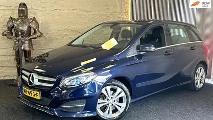Blauw Occasion 2017 Mercedes B180 Ambition MPV | € 17.999 (Eerlijke prijs)