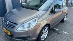 Bruin Gebruikt 2010 Opel Corsa Selection Hatchback | € 4.450 (Eerlijke prijs)
