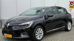 Zwart Gebruikt 2020 Renault Clio V Intens Hatchback | € 14.180 (Eerlijke prijs)