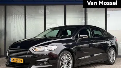 Zwart Gebruikt 2015 Ford Mondeo Trend Hatchback | € 10.950 (Eerlijke prijs)