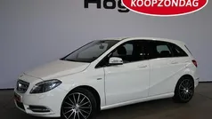 Wit, metallic lak Gebruikt 2012 Mercedes B180 Ambition MPV | € 9.940 (Eerlijke prijs)