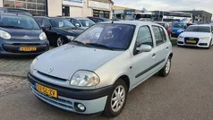 Grijs Gebruikt 2001 Renault Clio II Hatchback | € 1.500 (Eerlijke prijs)