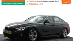 Zwart metallic Gebruikt 2018 BMW 330e Executive Sedan | € 21.900 (Eerlijke prijs)
