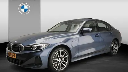 Occasion 2025 BMW 330 Shadowline Sedan | € 46.900 (Goede deal)