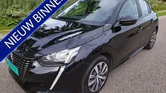 Zwart, metallic lak Gebruikt 2020 Peugeot 208 Active Hatchback | € 12.999 (Eerlijke prijs)