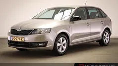 Bruin, metallic lak Gebruikt 2015 Skoda Rapid Elegance Hatchback | € 10.750 (Eerlijke prijs)