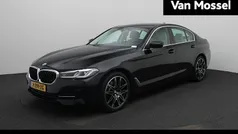 Zwart Gebruikt 2020 BMW 520 Executive Sedan | € 30.900 (Goede deal)
