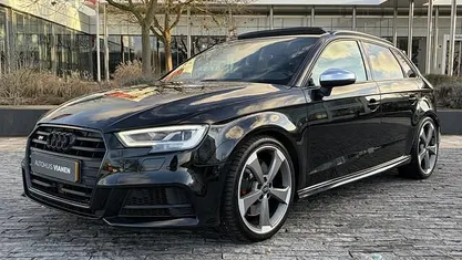 Zwart (metallic) Occasion 2019 Audi S3 Sportback Proline Hatchback | € 31.950 (Eerlijke prijs)