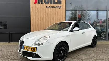 Occasion Alfa Romeo Giulietta Distinctive 170 PK (125 kW) 2012 Wit Hatchback
