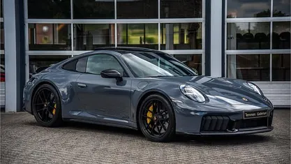 Grijs Nieuw 2025 Porsche 911 Carrera 4 GTS Coupé | € 258.875 (Eerlijke prijs)