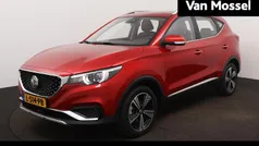 Rood Gebruikt 2021 MG ZS Luxury Sedan | € 14.999 (Eerlijke prijs)