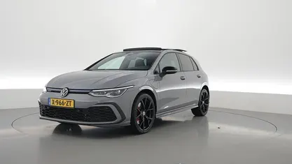Grijs Gebruikt 2024 VW Golf VIII GTE Hatchback | € 27.650 (Eerlijke prijs)
