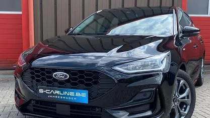 Zwart Gebruikt 2023 Ford Focus ST-Line Sedan | € 25.850 (Eerlijke prijs)
