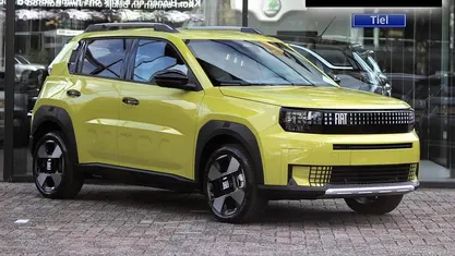 Occasion 2025 Fiat Grande Panda La Prima Hatchback | € 26.239 (Eerlijke prijs)