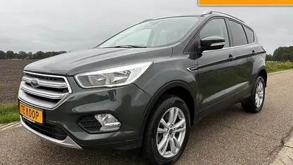 Grijs Occasion 2017 Ford Kuga SUV | € 15.250 (Super prijs)