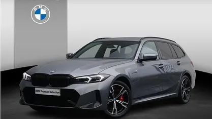 Gebruikt 2025 BMW 330 Comfort Edition Stationwagen | € 48.900 (Eerlijke prijs)